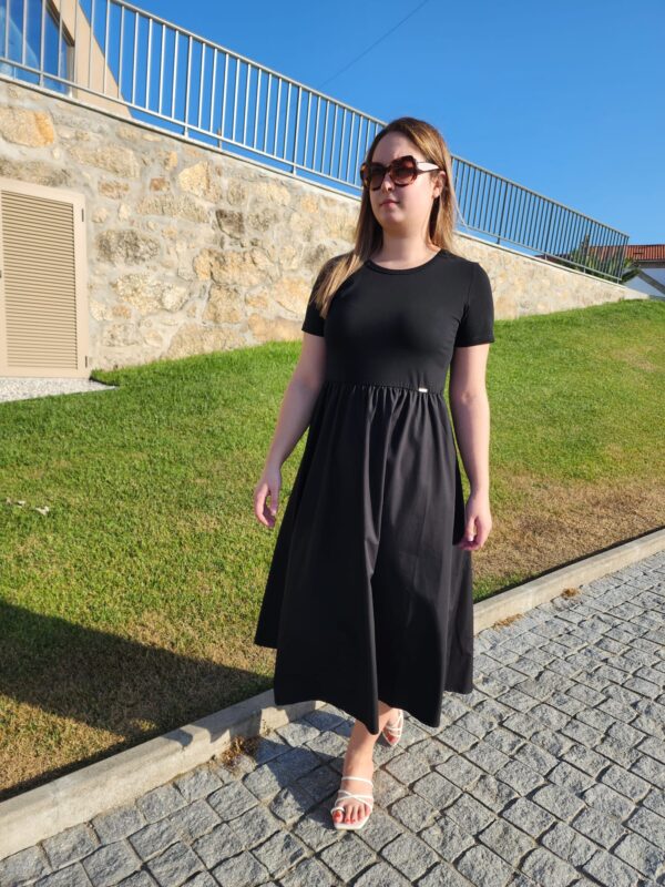 Vestido Village Store - Image 2