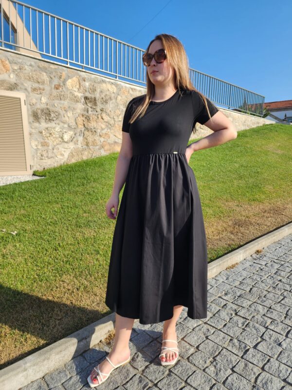 Vestido Village Store
