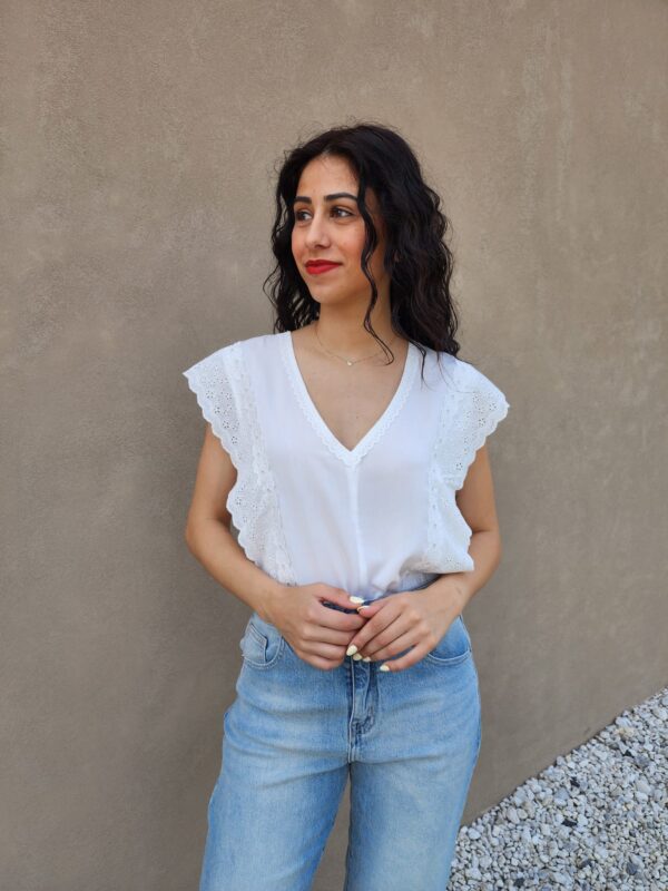 Blusa Village Store - Image 2