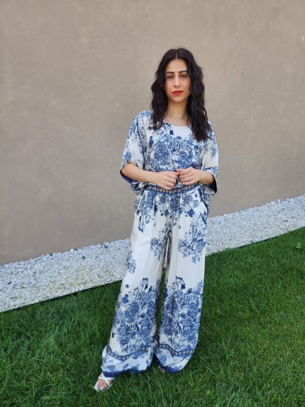 Blusa Village Store - Image 2
