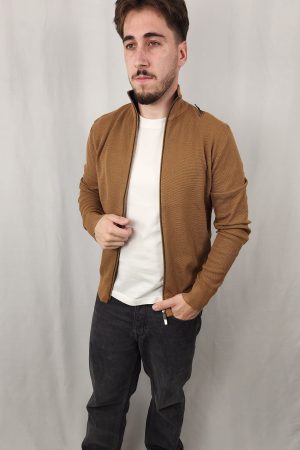 WhatsApp Image 2025-11-27 at 18.08.04